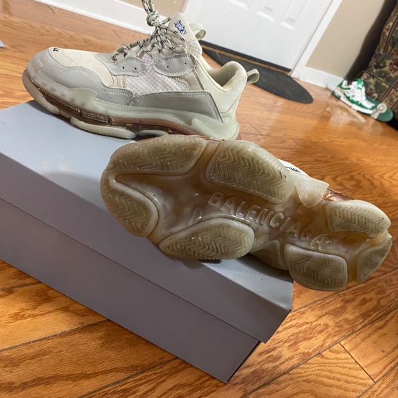 BALENCIAGA TRIPLE S RUNNERS - Picture 2 of 3